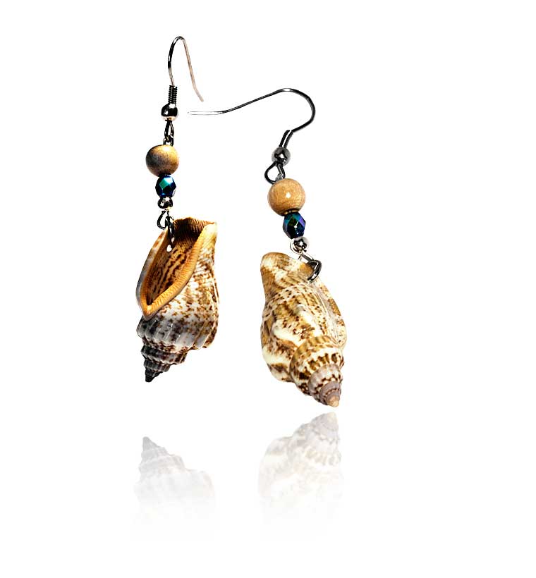 Ohrringe mit Muscheln, Holzperlen, Swarovski und Silber