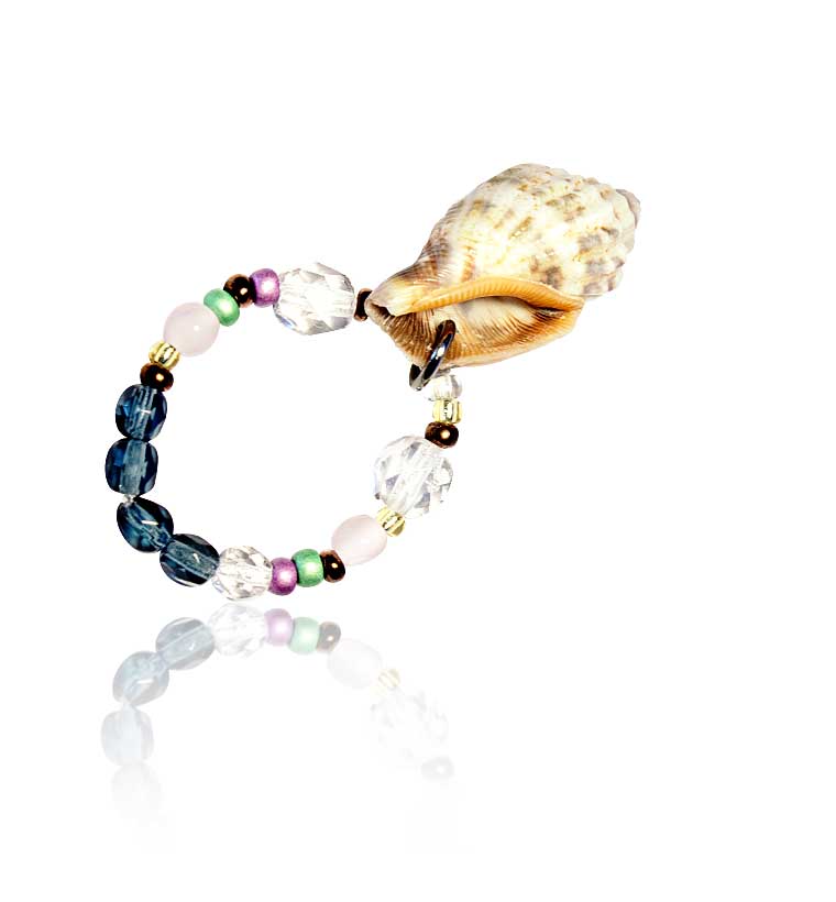 Ring mit Muschel, Rosenquarz, Rovailles, Perlmutt und Glasschliffperlen